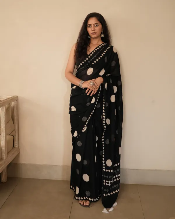 Multicolour_Cotton_Large_Polka_Dot_Print_Moonga_Saree_With_Tassels_For_Women